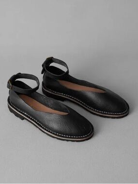 Steve Mono Artisinal ankle strap black leather pump